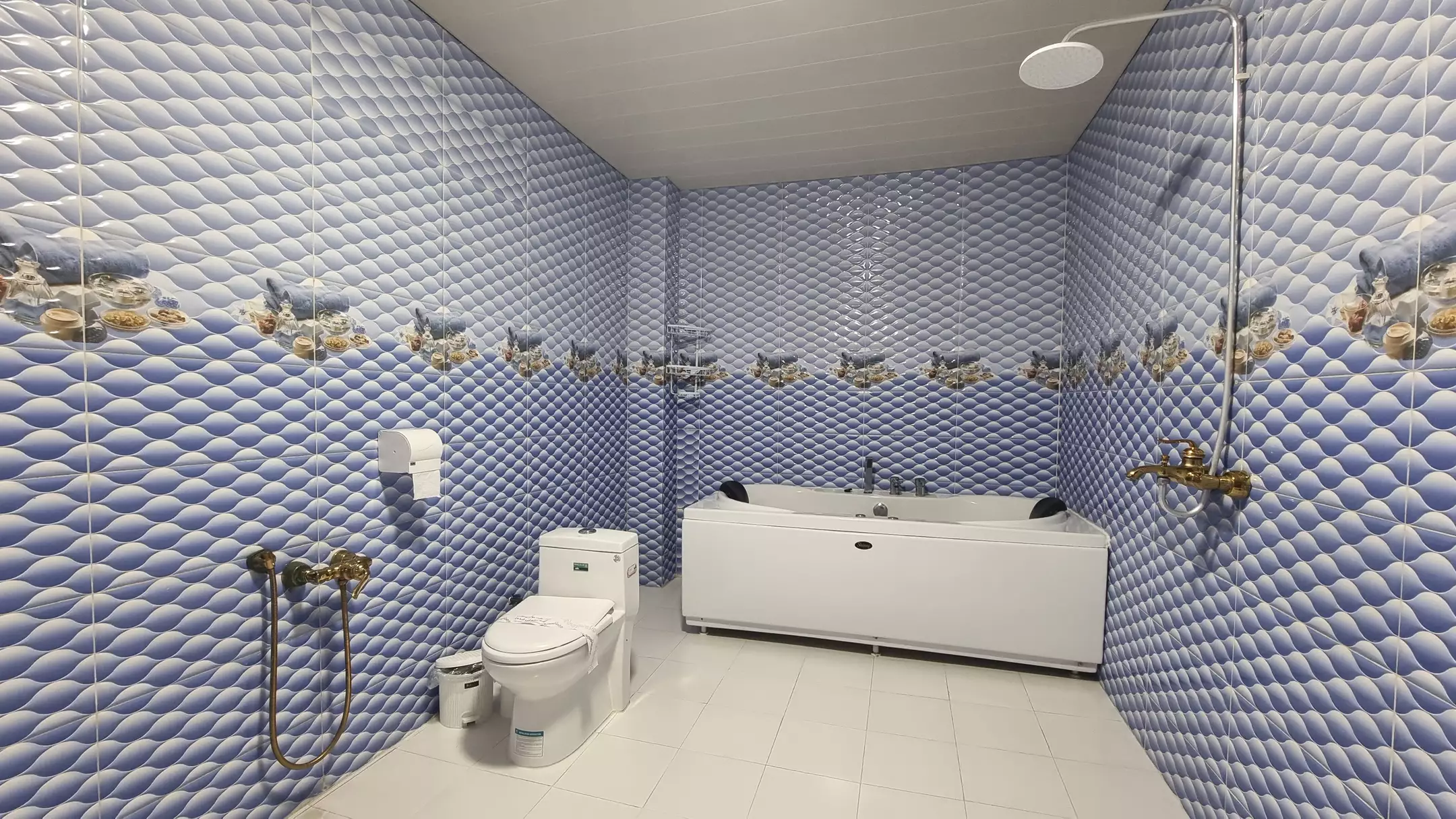 Alibaba https://cdn.alibaba.ir/ostorage/hotel-accommodation-images/68593408ac13a7ed0d84dfcb_چهارتخته جکوزی دار (1).webp